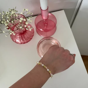 Armband/NYHET!💞 - Alla armband är handgjorda och gjorda när beställning sker! Emmie är ett sött armband som passar till allt! 💞🐣