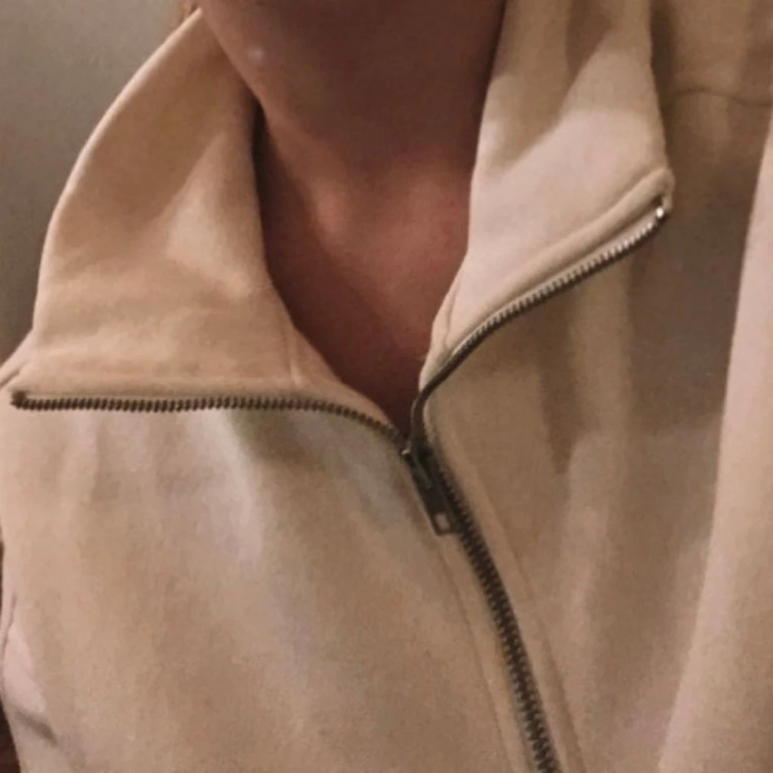 Vit tröja, tjocktröja.  - 90