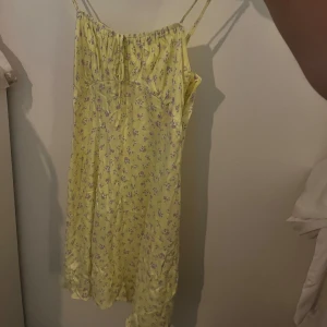 Zara klänning  - Aldrig använd utan endast provad❤️ 