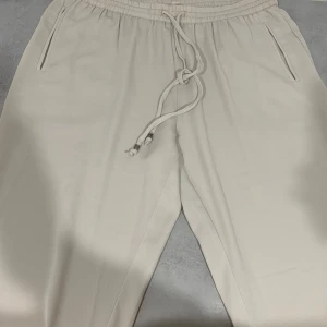 Skön o fin sommar byxa  - Ny utan prislapp st L