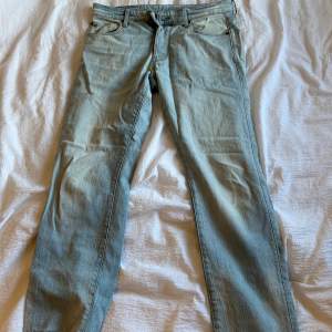 G-star raw jeans i fint skick. Storlek 32/32. Straight leg