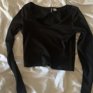 Croppad topp - Jätte fin💕 aldrig använd