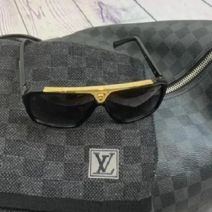 Lv glasögon  - Hej säljer mina lv glasögon till ett billigt pris