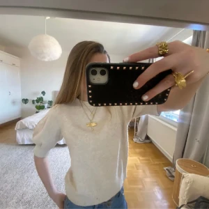 Stickad t-Shirt  - Super gullig stickad t-Shirt från Veromoda💗storlek S