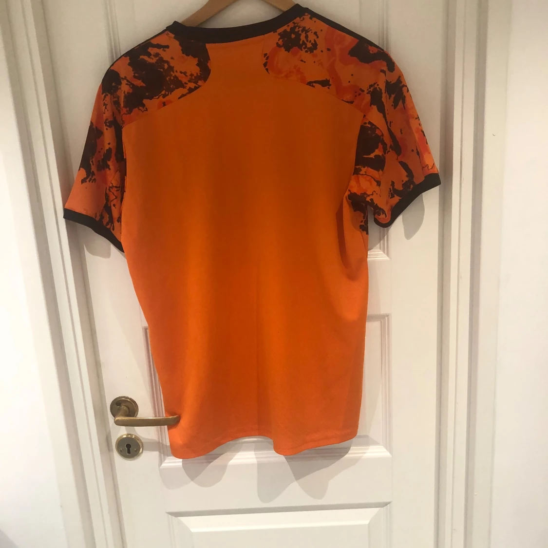 Orange och svart Juventus fotbollströja från Adidas - 90