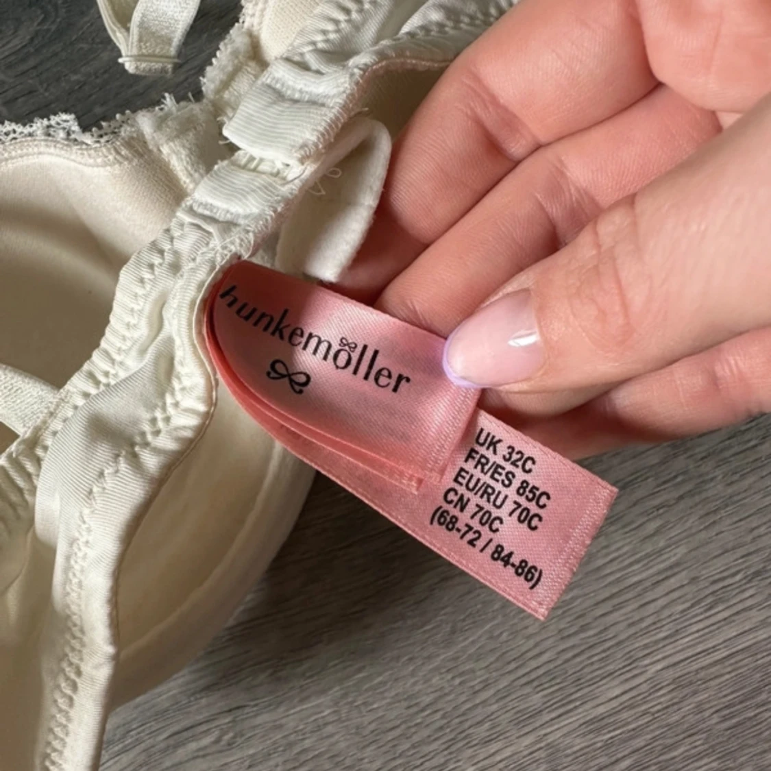 Spets BH från hunkemöller - 90