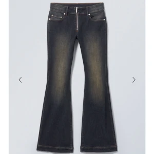 Populära weekday jeans - Säljer dessa slutsålda weekday jeans då dom är försmå för mig, kan alternativt byta mot en storlek större. Aldrig använda!💋