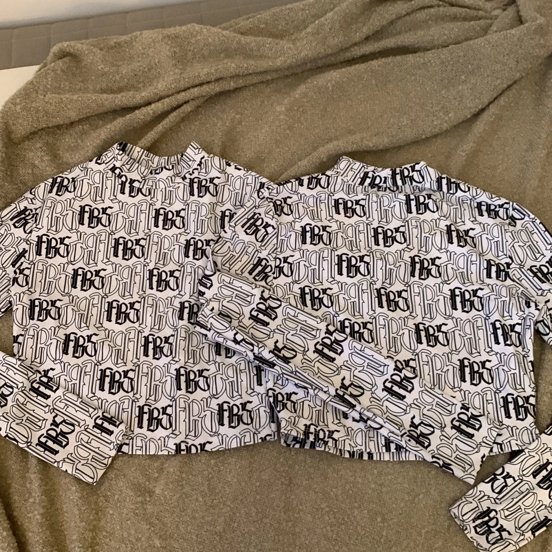 Vit långärmad tröja från FB Sister