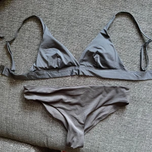 Bikini - Bikini set Överdel från Lindex, storlek 36 Underdel från KappAhl, storlek S