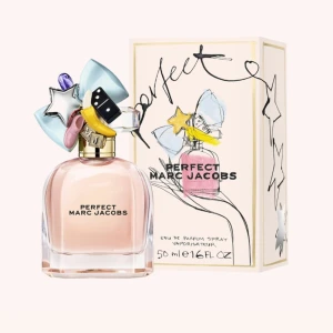 Marc Jacobs Perfect - Säljer denna blommiga parfym i 50 ml ned cirka 40 ml kvar 💓 Nypris 1500 kr. Skriv så får ni bilder på flaskan o hur mycket det är kvar🍒🎀🌸❤️