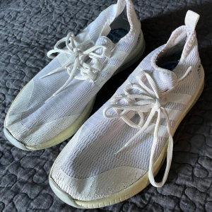 Adidas skor - Vita adidas skor 