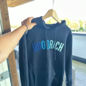 Hoodrich  - En stilren hoodie som går att matcha med mycket. Rensar min garderob 