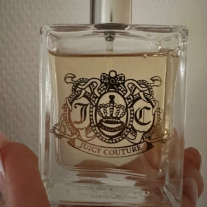 Parfym juicy couture - 30ml Använt lite. Se bild.  
