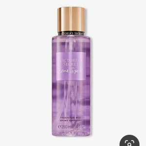 Victoria's Secret body mist  - Säljer denna då det inte var npgon favorit för mig, luktar gott och ör söt