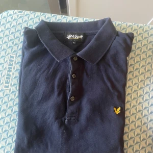 Lyle and Scott pike - Bra skick Knappt använd Sitter bra
