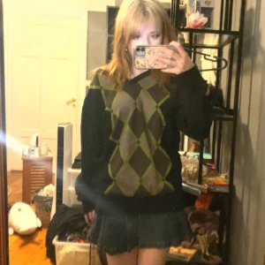 Jättefin tjocktröja - Jätte fin tjocktröja som har gröna och svarta ruter💖
