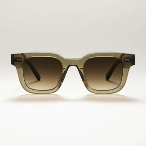 Chimi 04 green - Nästan helt oanvända chimis! Tyvärr har skalet några defekter, därav priset. Allt tillkommer, alltså skalet, påsen och duken!💚