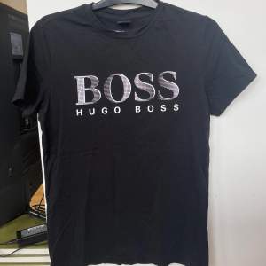 Hugo Boss T-shirt Storlek: S 