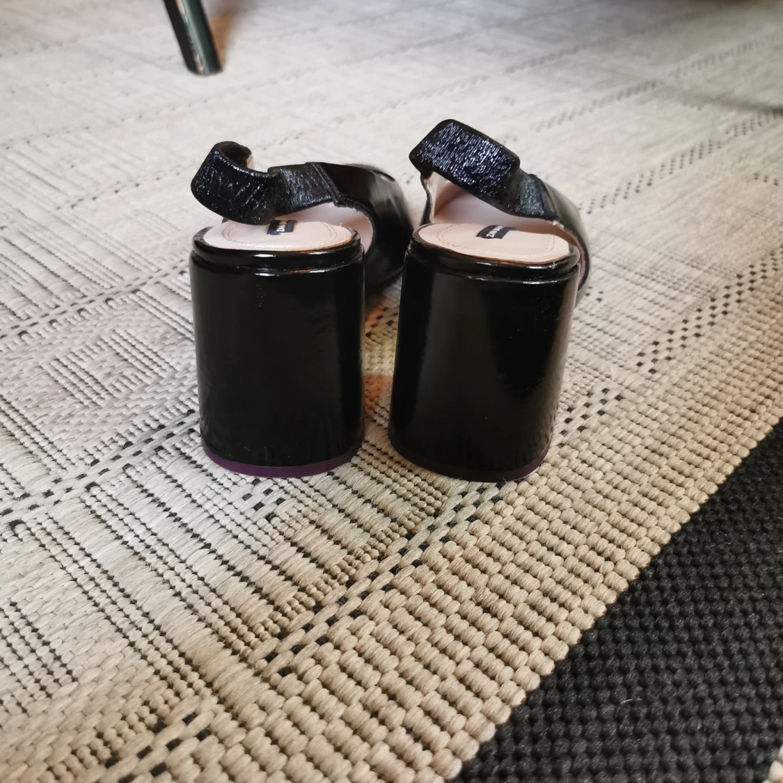 Zara klassiska lackskor  - 91