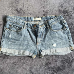 Jeans shorts  - Superbra skick. Vet inte märket eller storlek men skulle säga S. 