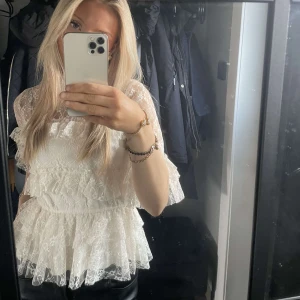 så fin blus  - By malina liknande blus från bubbleroom, endast använd två gånger❤️