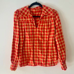 Skjorta - Söt skjorta/blus Passar xs, s och kanske M. (Vintage)