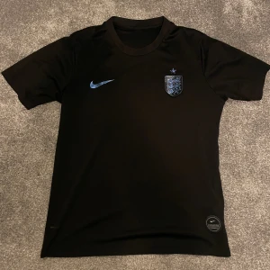Fotbollströja England - England Fotbollströja | Använt skick | Storlek S/M
