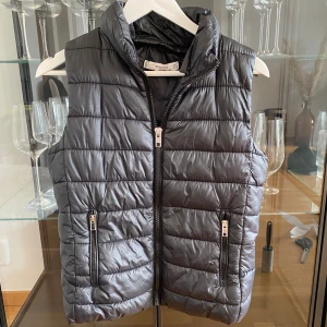 dunväst - Dunväst stl S, använd köp nu