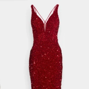 Röd balklänning - Säljer min röda balklänning då jag har hittat en annan 