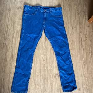 Blåa jeans storlek 12-13 år Nästan helt oanvända