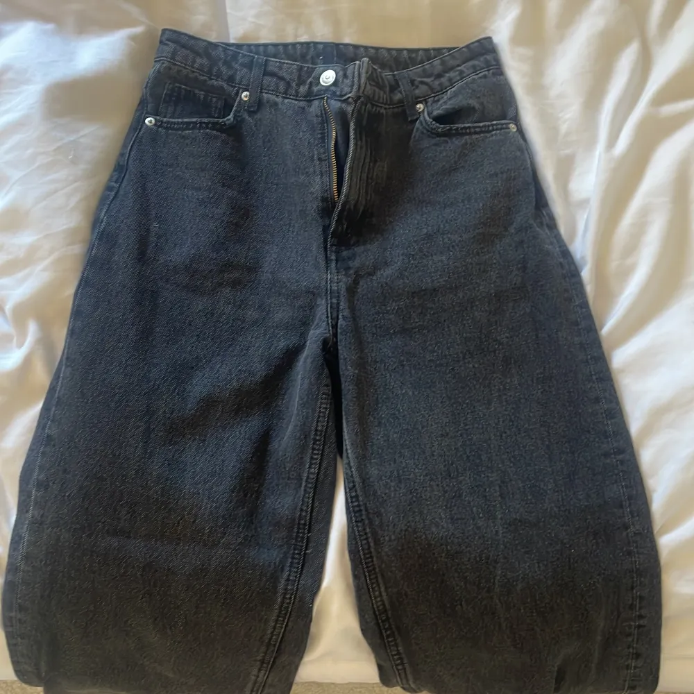 Svarta 90s baggy jeans, Som nya. Jeans & Byxor.
