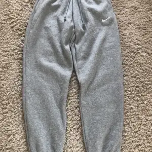 Nike grey joggers, new with tags 