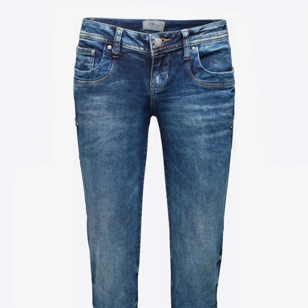 Säljer dessa snygga ltb jeans som inte kommer till användning💕💕 skriv för fler bilder eller info. Jeans & Byxor.
