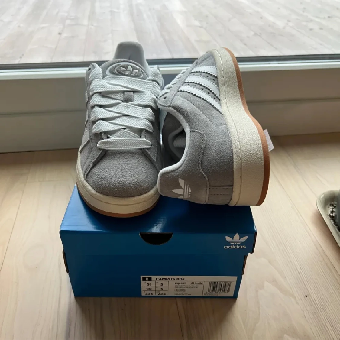 Säljer dessa campus har använt skorna i Max 3 gånger 