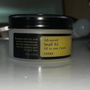 Cosrx kräm - Snigelslems kräm från cosrx, oanvänd vilket ni ser på andra bilden💕 köpt på Lyko för 215kr