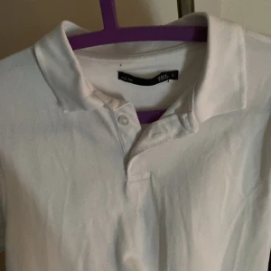 Piké  - Är använd men inte fläckar eller så pris: 90 plus frakt ordinarie pris är 200 passar på mig fortfarande men är inte min stil.🫶🏼