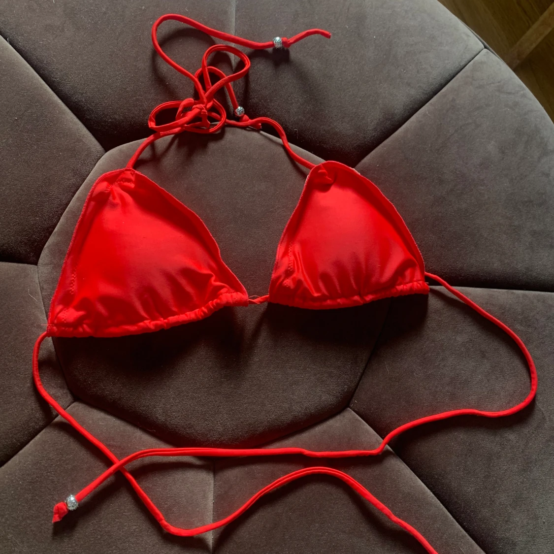 Röd bikiniöverdel strl S 