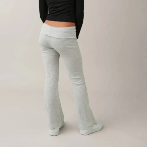 Yoga sweatpants - Fråga för bild på dom. Helt nya, prislapp kvar. Originalpris 230. Står ej för frakt. 