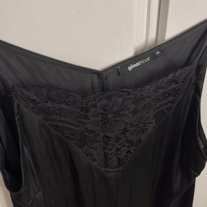 Spets linne - Säljer mitt jätte fina spets linne som inte kommer till användning!