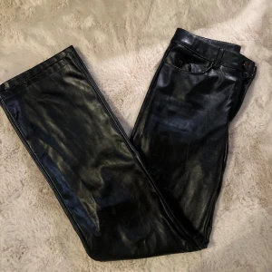 Skinnnyxor  - Säljer jätte fina skinnbyxor storlek 34❤️