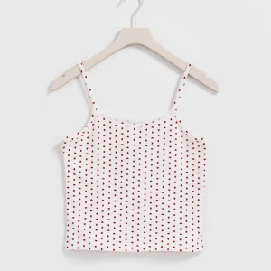 Pyjamas set - Jättegulligt populärt pyjamas set från Gina med hjärtan. Storlek 158/164 men passar xs- m🫶🏼
