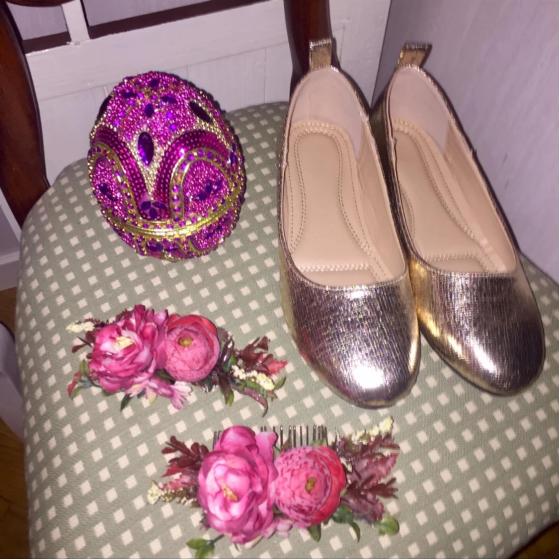 Lesy otroligt vacker äkta siden klänning med rosor och hortensia tyll skärp hår accessoarer och blom korg bröllop dop kalas - 91