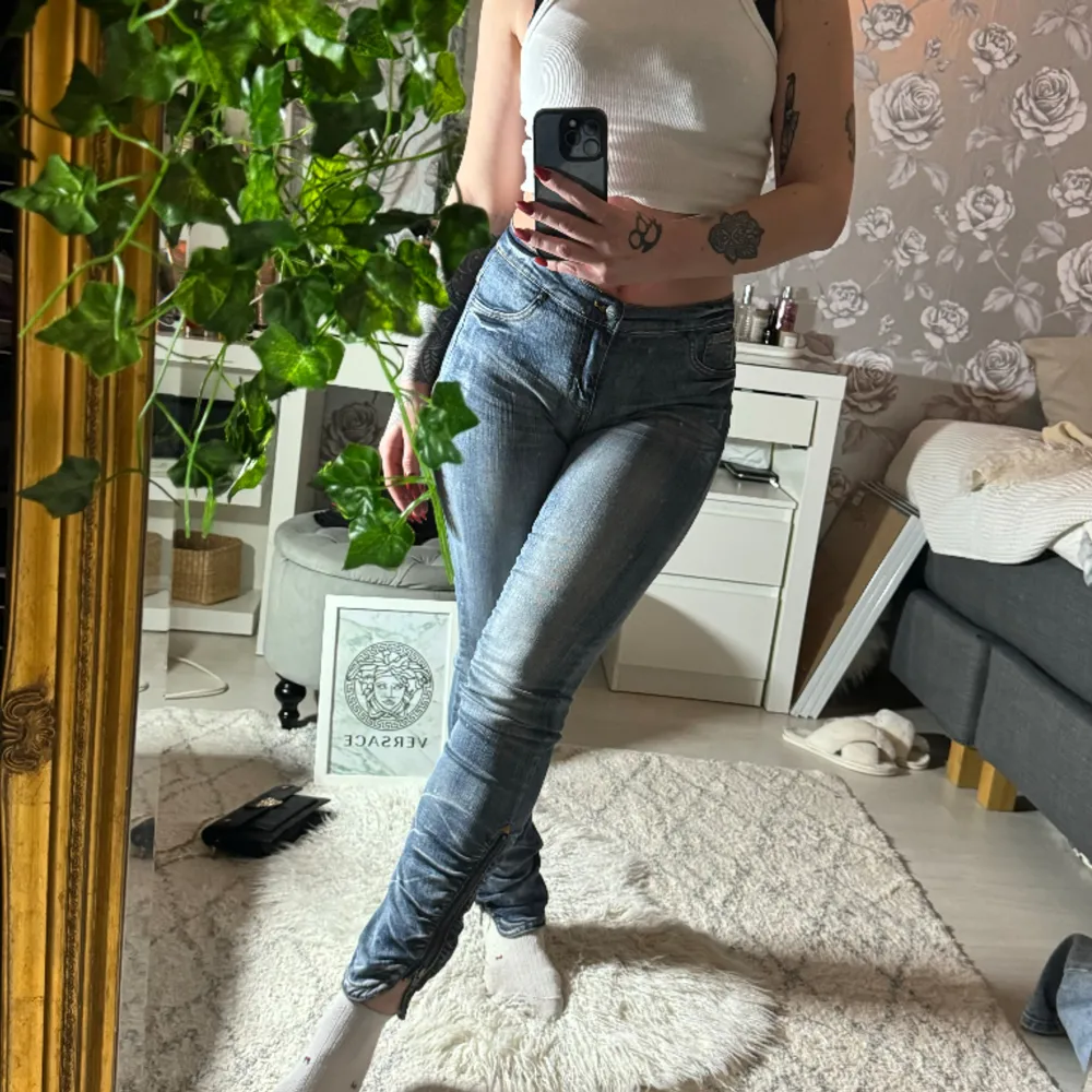 Helt nya jeans från Only. Jeans & Byxor.