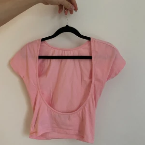 Top - Öppen rygg! Använd en gång. Som ny