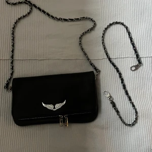 Zadig väska  - Zadig väska i mycket fint skick köpt här på plick. Storlek Medium 🤝