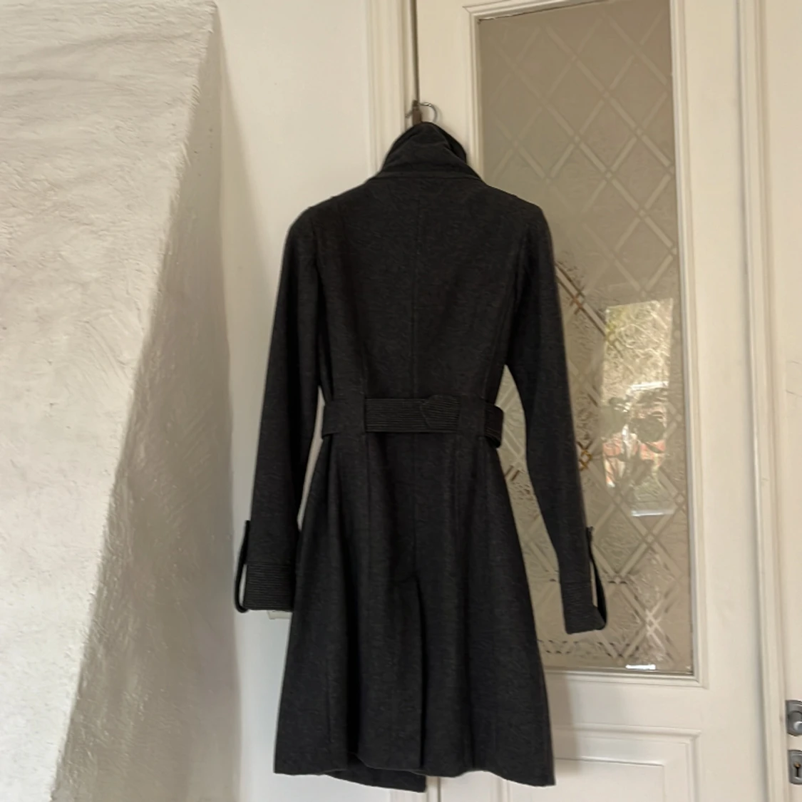 Ullkappa från Vila, mörkgrå med skärp, strl xs - 91