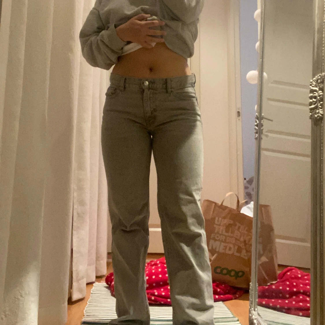 Grå Jeans från Gina  - 92