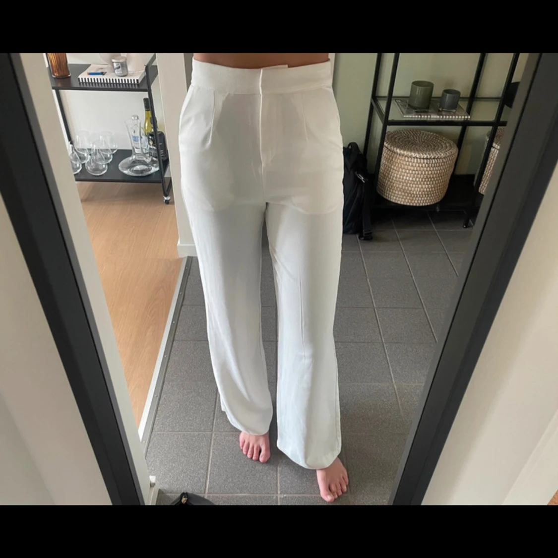 Snygga vita kostymbyxor 