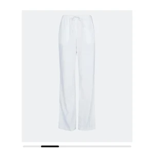 Helt nya linnebyxor stl. S - Helt nya ”PW Air” linnebyxor från BikBok i stl. S. Nypris 459 kr. 
