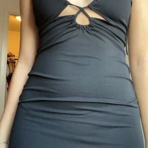 Snygg klänning  - Jätte snygg klänning sitter som en smäck 🥰🥰 nästan aldrig använd 